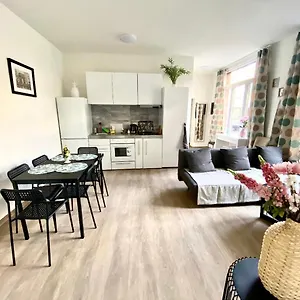 сarnot Zoo Area Appartement